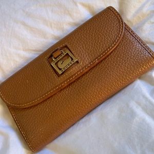 Dooney & Bourke wallet